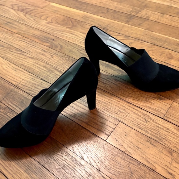 Black Anne Klein dress shoes - Picture 2 of 8